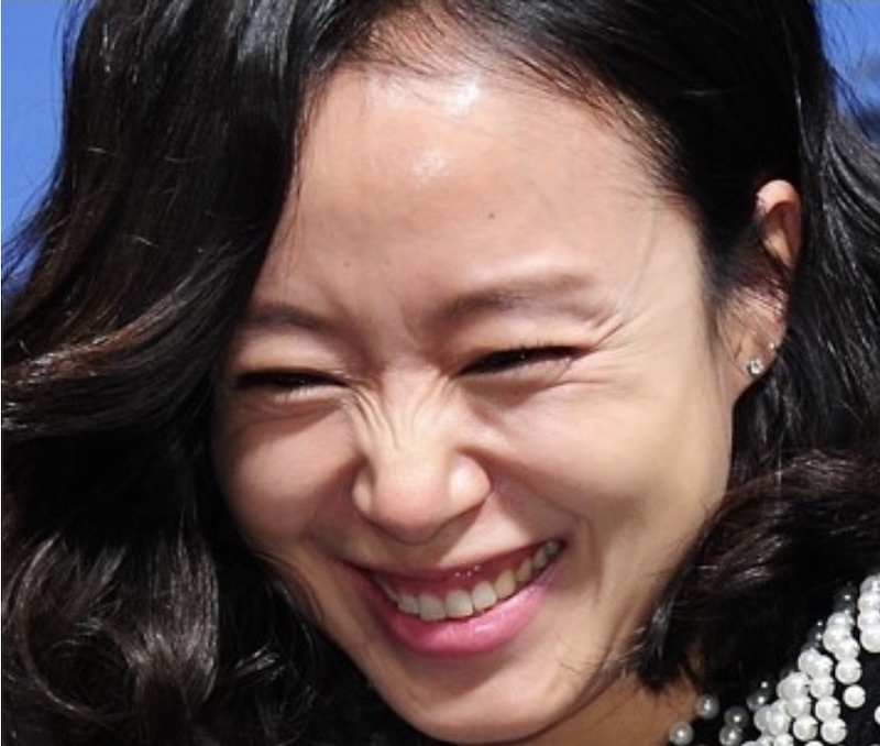 nếp nhăn mũi